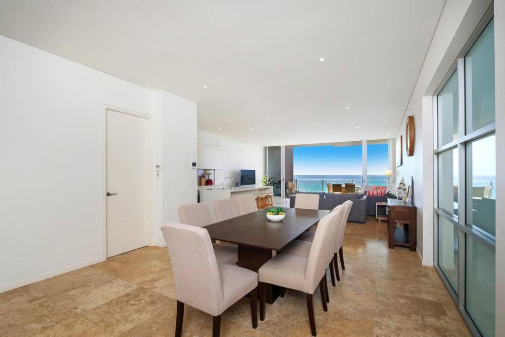Apartamento Beach And Ocean Front Penthouse With Wifi And Parking Entrance Exterior foto